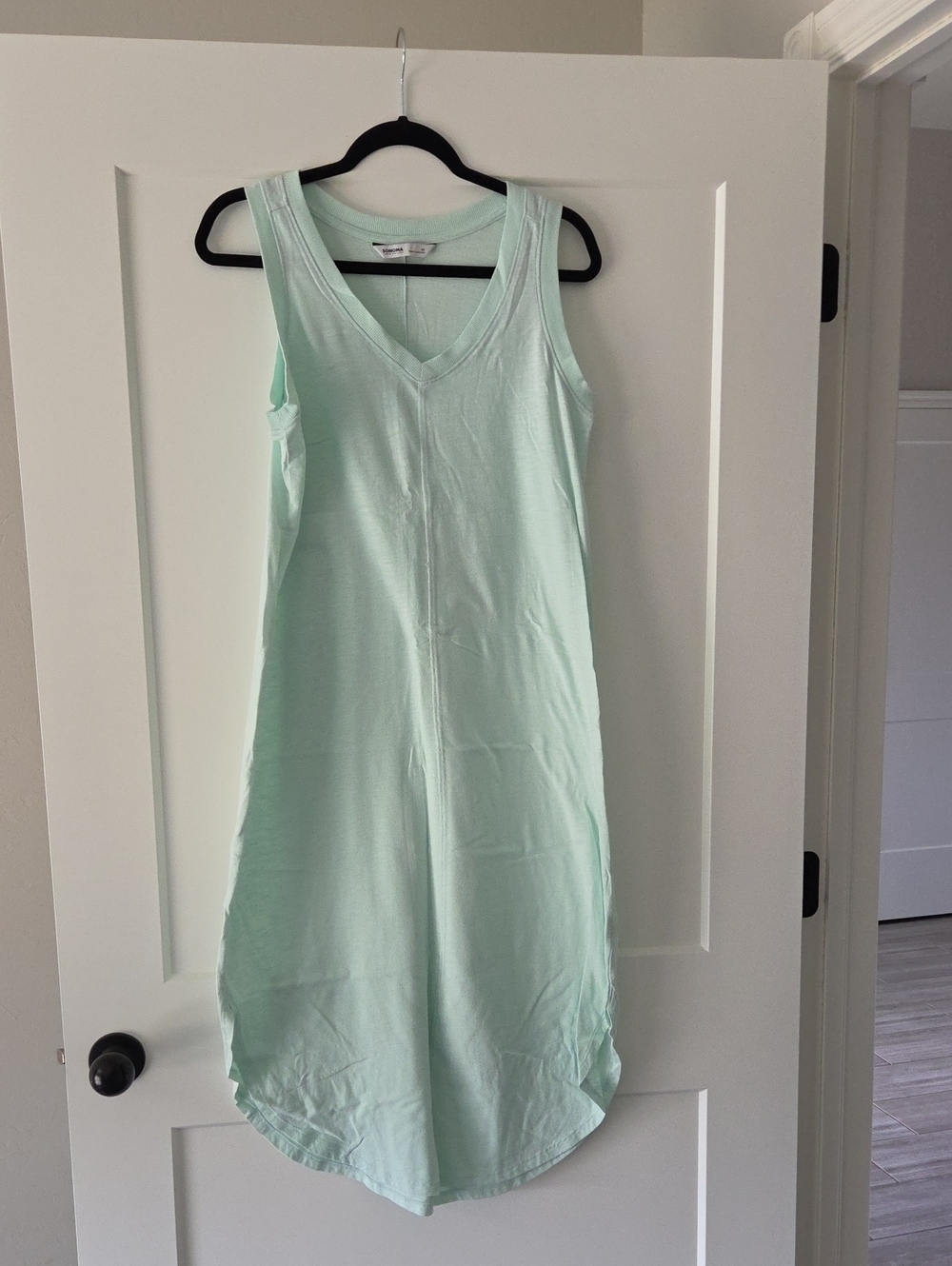 V-neck short sleeve dress